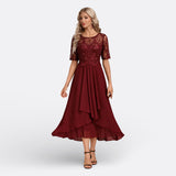 Vestido de Renda e Manga Curta