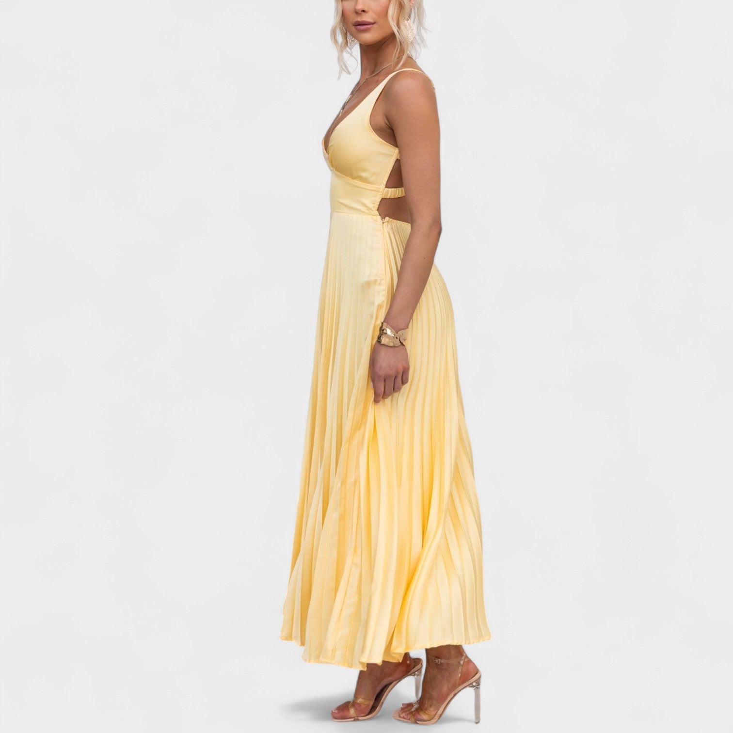 Vestido maxi amarelo plissado feminino