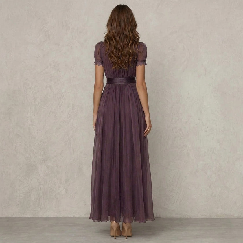 Cátia | Vestido maxi com decote em renda