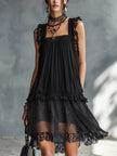 Pauline | Vestido curto preto com renda e folhos