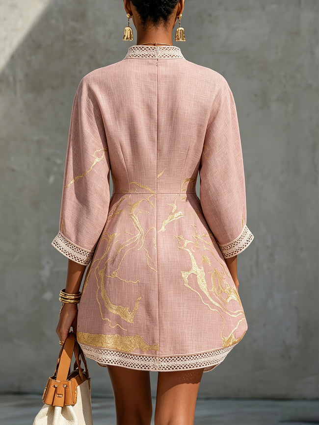 Ninon | Vestido curto rosa com bordados dourados