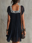 Apolline | Vestido curto azul com bordado floral