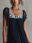 Apolline | Vestido curto azul com bordado floral