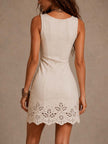 Gabrielle | Vestido curto marfim com renda vazada