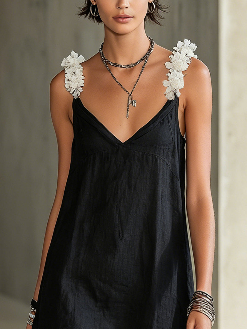 Noémie | Vestido curto preto com alças florais