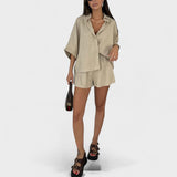 Conjunto de elegância natural feminino