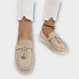 Mocassins Femininos Beiges com Cordão Decorativo feminino