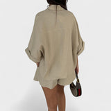 Conjunto de elegância natural feminino