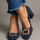 Nadine – Sapatos de salto em camurça com fivela dourada