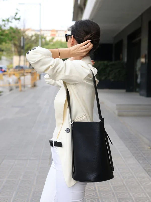 Berlia | Mala Hobo de Linhas Minimalistas