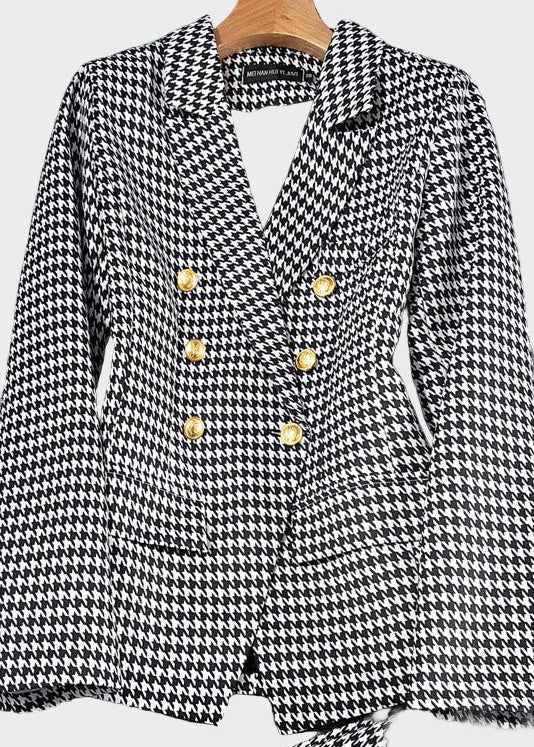 Blazer em linha clássica feminino