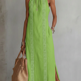 Vestido Clara com renda delicada e charme de verão