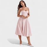 O vestido com corset feminino