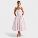 O vestido midi vintage feminino