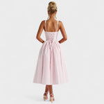 O vestido midi vintage feminino