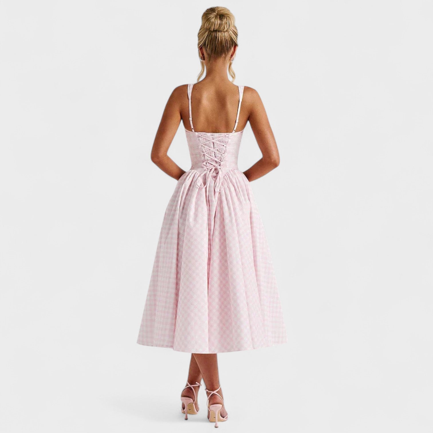 O vestido midi vintage feminino