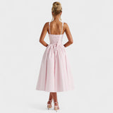 O vestido midi vintage feminino