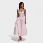 O vestido midi vintage feminino