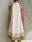Agathe | Vestido curto branco e verde de corte trapézio