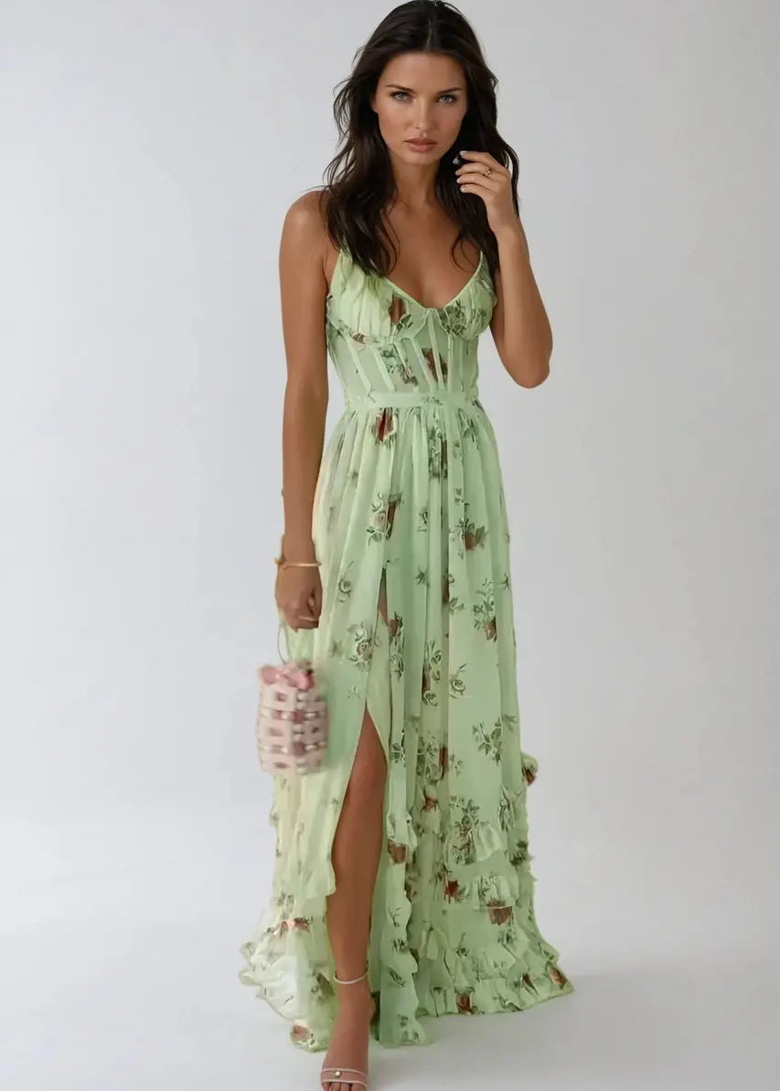 Vestido Elora com decote delicado e elegância romântica